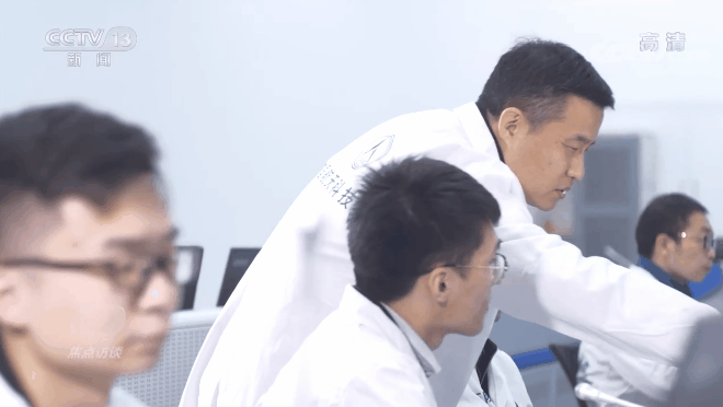 焦点访谈2.gif